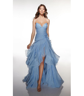 Vestido sirena sin tirantes en organza y volantes