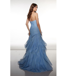 Vestido sirena sin tirantes en organza y volantes