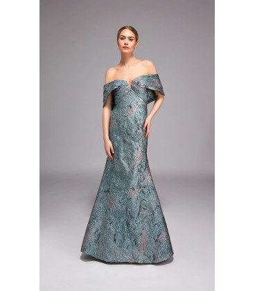 Vestido de sirena con hombros descubiertos