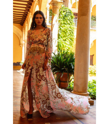 Long-sleeved dress with feathers at the waist