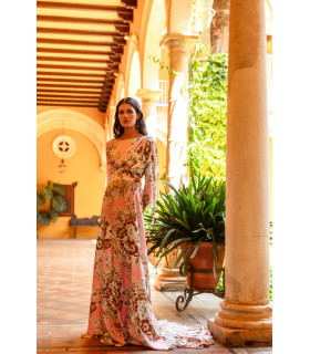 Long-sleeved dress with feathers at the waist