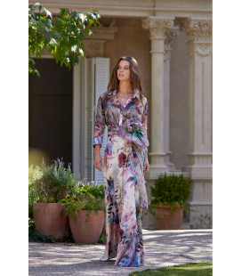 Conjunto estampado floral en tonos malva con flor 3D