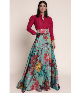 Conjunto de blusa de tafetán rojo y falda con estampado floral
