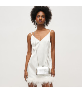 Evening bag with snap closure and vintage touch