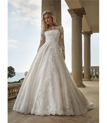 Vestido strapless de corte princesa con encaje floral