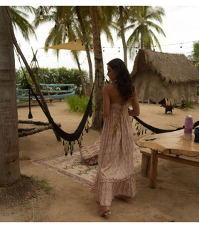 Vestido con top de crochet y falda estampada
