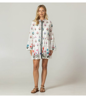 Long-sleeved dress with delicate floral motifs