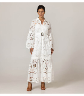 Vestido calado con mangas largas acampanadas