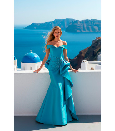 Off-the-shoulder mermaid dress with a ruffled waist