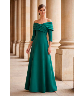 Vestido con hombros descubiertos y mangas tres cuartos, corte en A