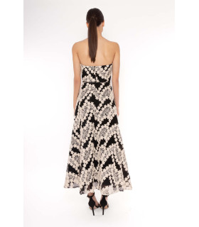 Vestido strapless en blanco y negro