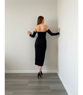 Dress with sweetheart neckline and 3/4 sleeves