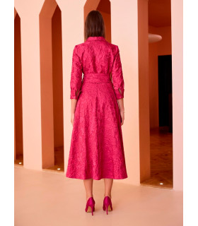 Vestido camisero con detalle en relieve, mangas tres cuartos