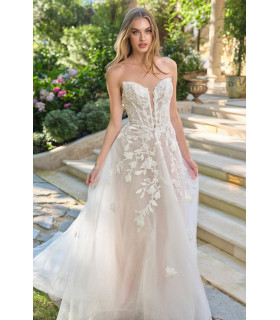 Vestido Línea Strapless con escote pronunciado