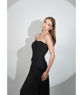 Strapless dress with pleated skirt