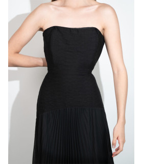 Strapless dress with pleated skirt