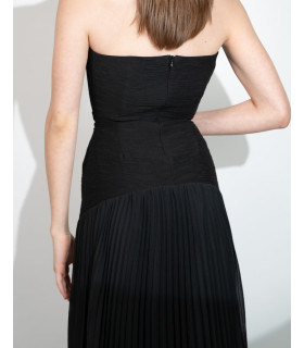 Strapless dress with pleated skirt