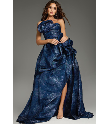 Strapless A-line dress with ruffles