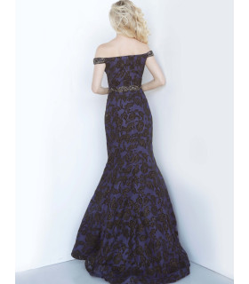 Mermaid dress with lace and sweetheart neckline