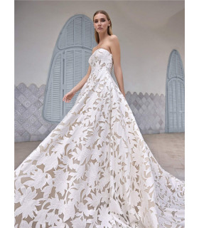 Strapless princess dress in floral lace