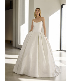 Strapless princess dress in mikado