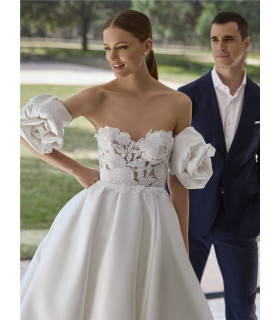 Vestido de princesa con mangas desmontables