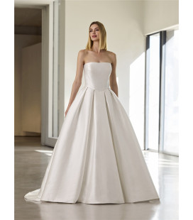 Strapless princess wedding dress in mikado