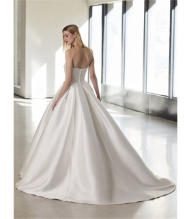 Strapless princess wedding dress in mikado