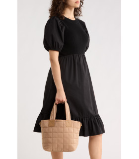 Square padded bag with adjustable strap