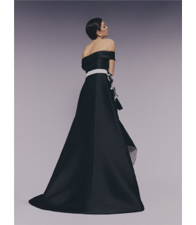 Strapless princess dress with floral appliqué at the waist