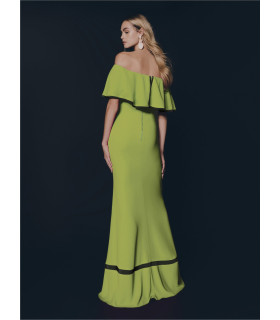 Vestido strapless con volantes