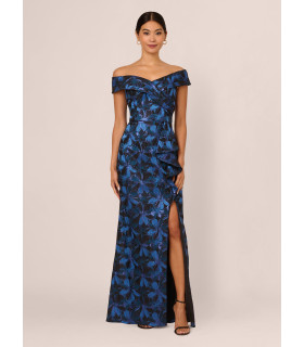 Vestido off shoulders con volante en la cintura