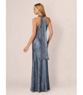 Vestido de sirena metalizado con escote halter