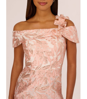 Vestido off shoulders con estampado floral y flores 3d en hombro