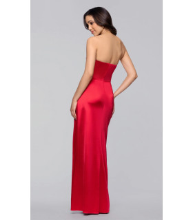Vestido sin tirantes con abertura en la pierna