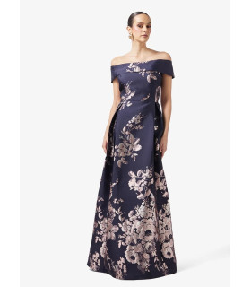 Vestido de corte A con hombros descubiertos