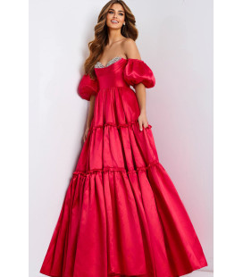 Vestido con hombros descubiertos, mangas abullonadas y escote corazón adornado con pedrería