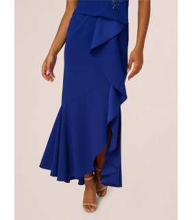 Vestido halter de crepé con volantes en la cintura