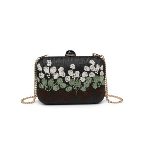 Bolso con detalle floral bordado