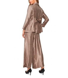 Elegante conjunto de chaqueta y pantalón