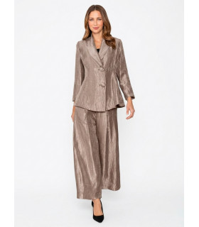 Elegante conjunto de chaqueta y pantalón