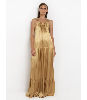 Vestido con escote halter y espalda descubierta