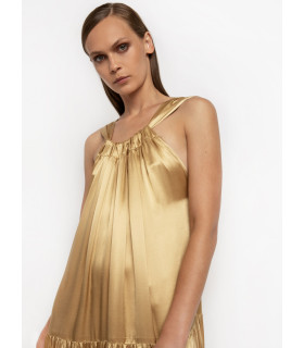 Vestido con escote halter y espalda descubierta
