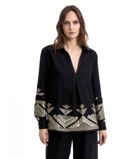 Traje de lino con bordado de pirámides