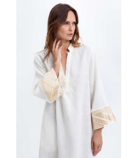 Loose-fitting linen dress with a V-neck and pyramid embroidery
