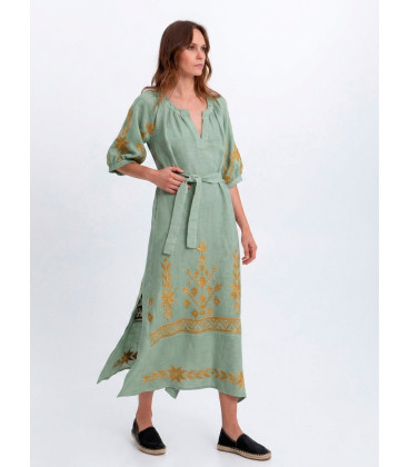 Vestido de manga 3/4 con bordado dorado y cinturón