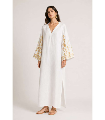Vestido con mangas acampanadas bordadas