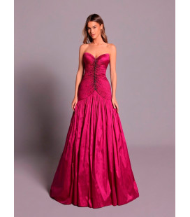 Vestido estilo sirena con escote corazón