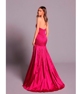 Vestido estilo sirena con escote corazón