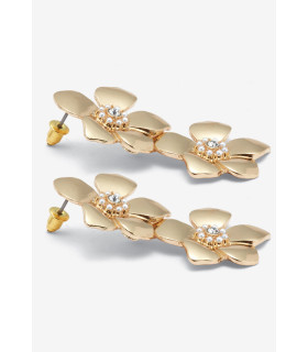 Flower-shaped earrings in a gold tone